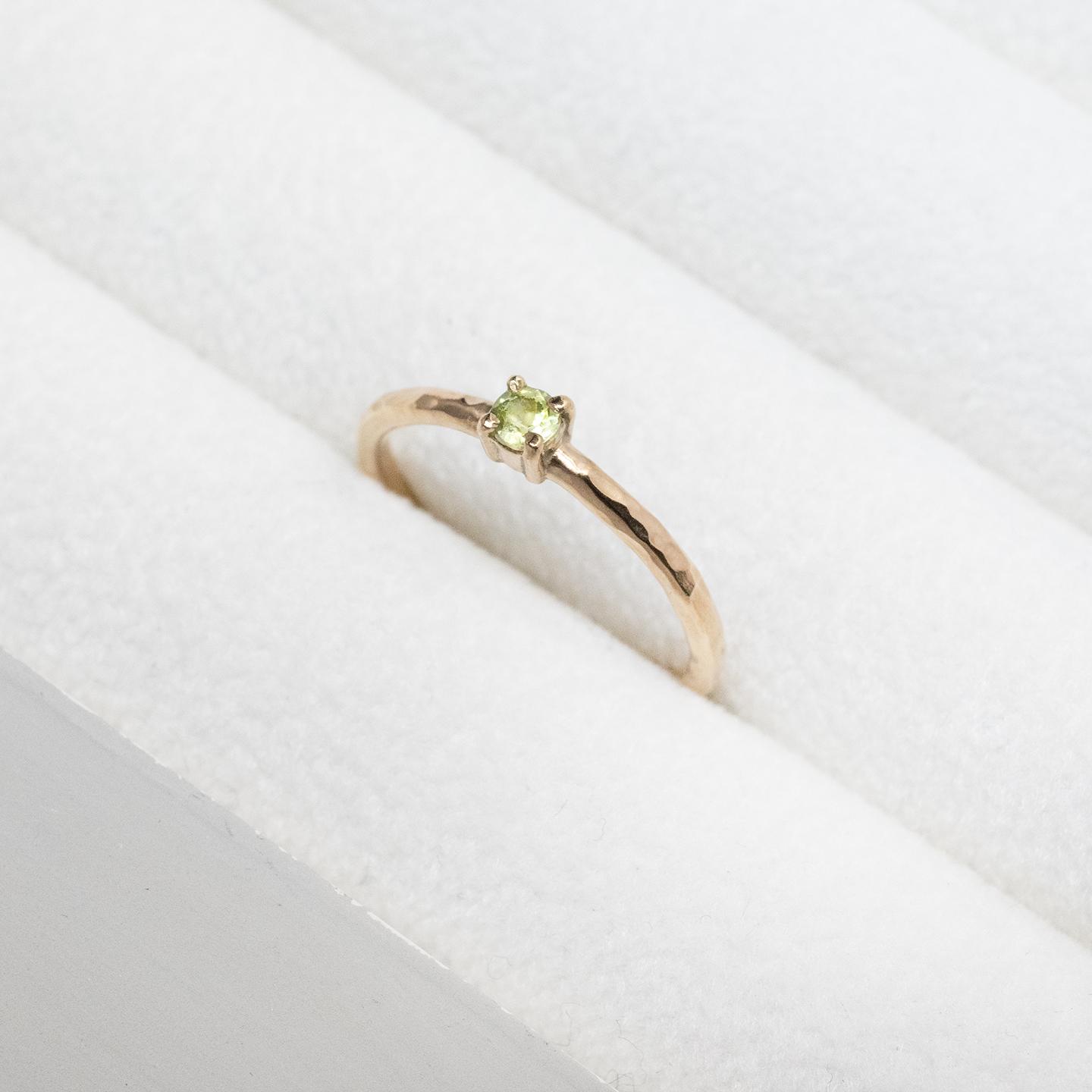 ペリドット ラウンド3mm PGPピンクゴールドプレーンリング 1.5mm幅 槌目 sv｜FA-1090