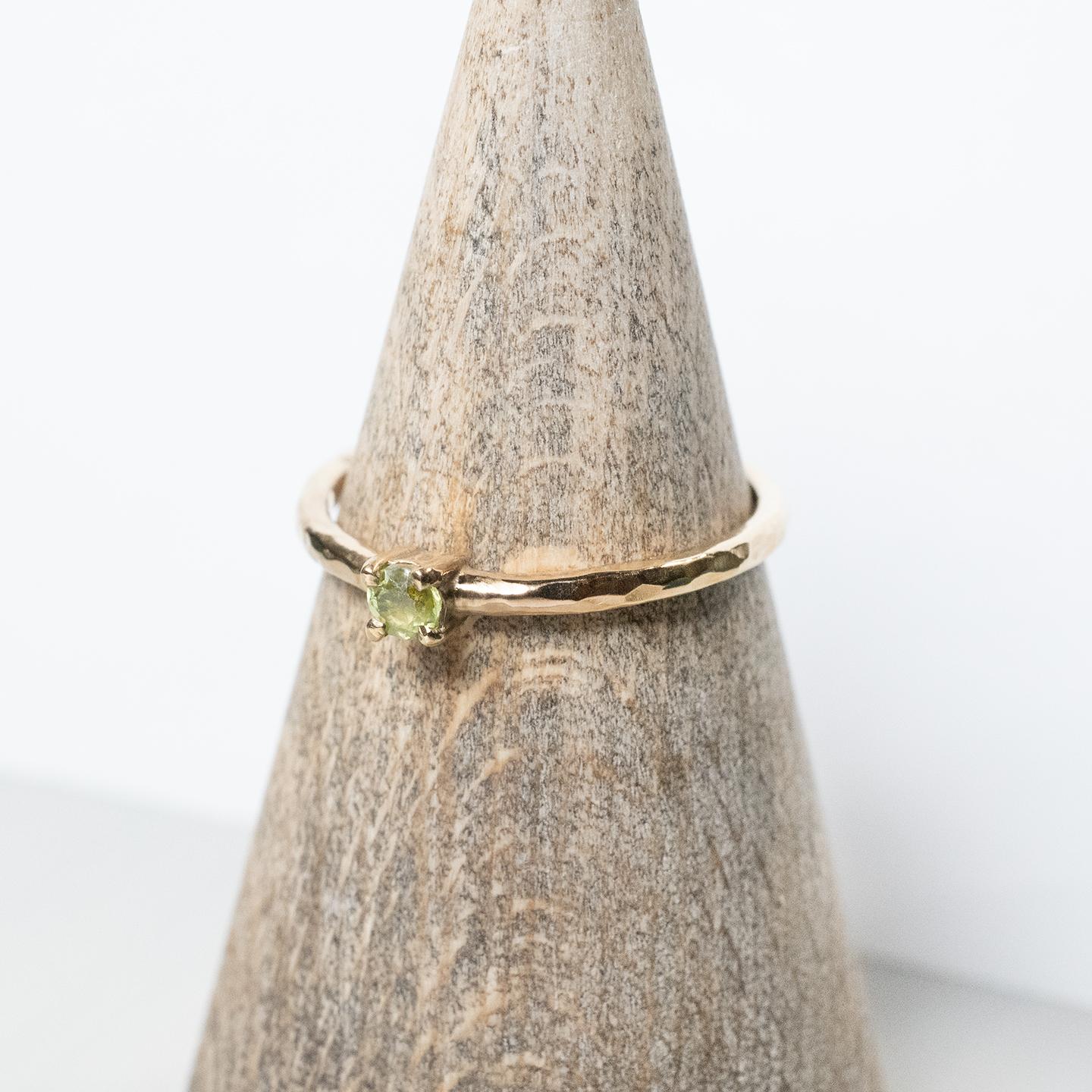 ペリドット ラウンド3mm PGPピンクゴールドプレーンリング 1.5mm幅 槌目 sv｜FA-1090 | 5枚目