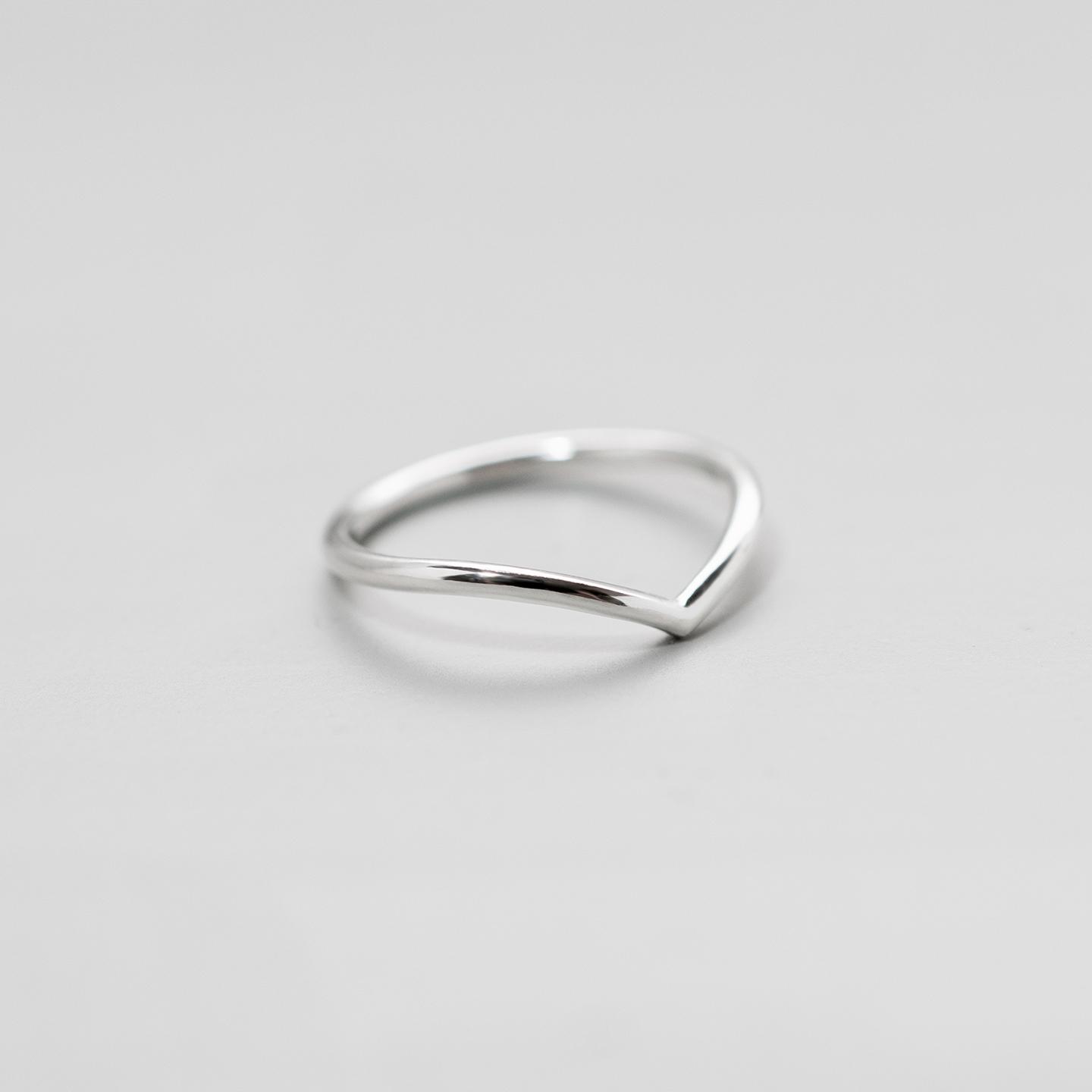 シルバーVカーブラインプレーンリング 1.5mm幅 鏡面|FA-1180 | 2枚目