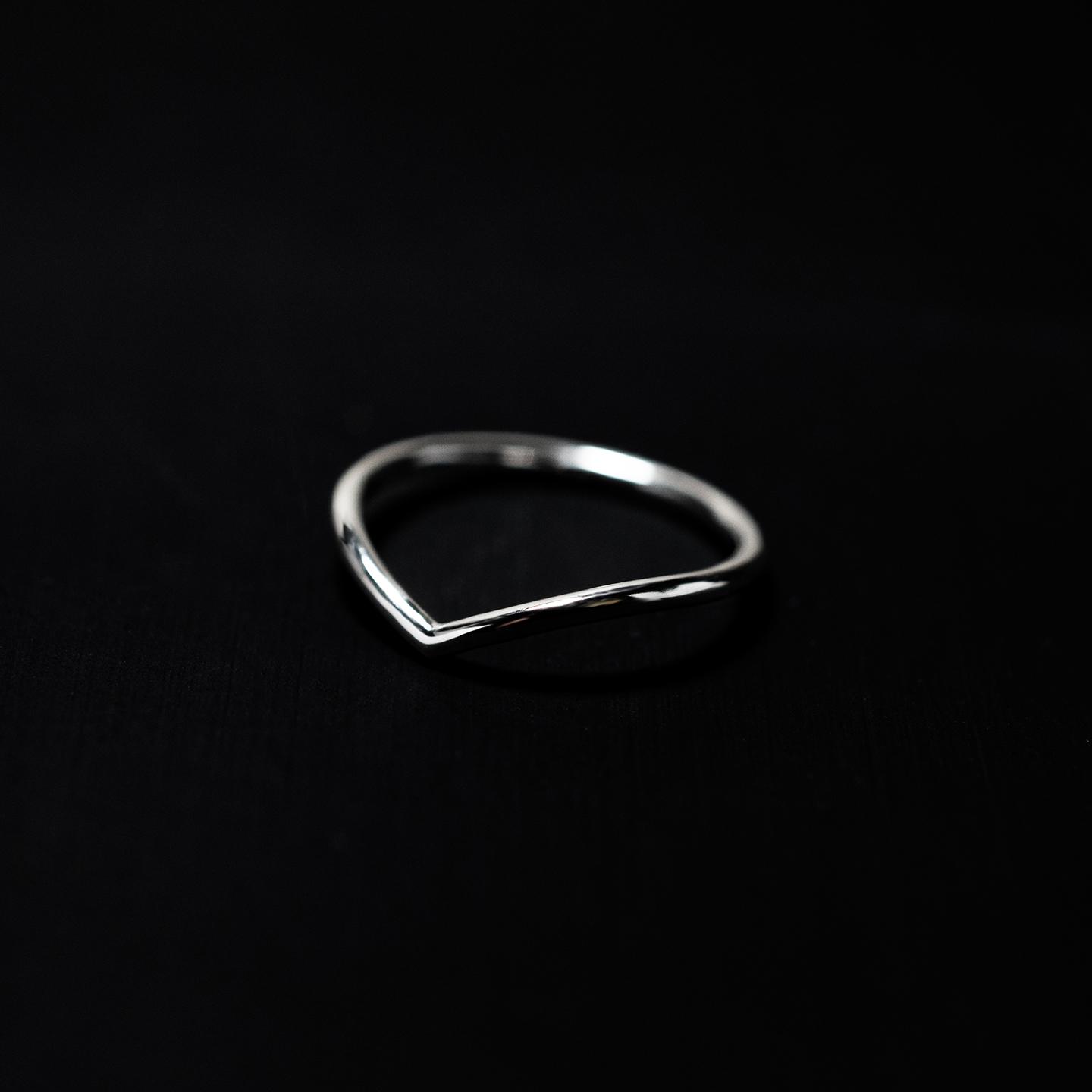 シルバーVカーブラインプレーンリング 1.5mm幅 鏡面|FA-1180 | 6枚目