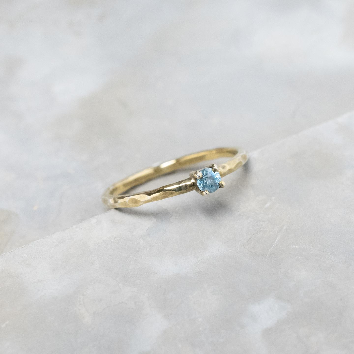 ブルージルコン ラウンド3mm K18GPゴールドプレーンリング 1.5mm幅 槌目 sv|FA-1075 | 2枚目